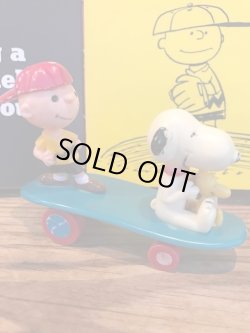 画像1: SNOOPY & CHARLIE BROWN 1970'S SKATE BOARD TOY