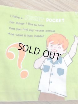 画像18: FISHER PRICE  " WHAT'S IN MY POCKETS? "1970'S SURPRISE CLOTH BOOK 