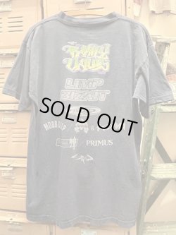 4,5枚目の写真のカラーが実際のカラーに近いです。