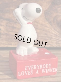 画像1: SNOOPY"EVERYBODY LOVES A WINNER" VINTAGE CERAMIC PEN HOLDER FIGURE