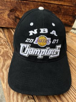 画像1: NBA  "LOS ANGELES LAKERS" 2001'S CHAMPIONS CAP