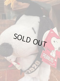 画像3: PEANUTS "CLASS OF 2020🎓GRAD” WALKING DOLL 