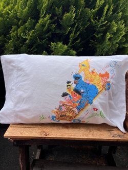 画像2: SESAME STREET "ROLLER COASTER" VINTAGE PILLOW CASE