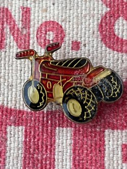 画像1: ALL TERRAIN BUGGY 1970'S D.STOCK PINS #2