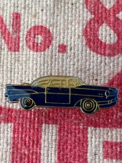 画像1: '57 CHEVY "BEL AIR" 1970'S D.STOCK PINS #1