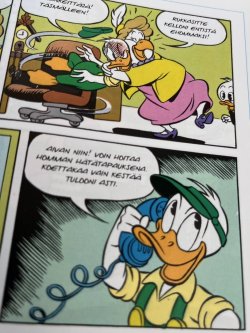 画像28: DISNEY "KAIKKIEN AIKOJEN  1930~2000'S ANKAN" FINNISH BOOK