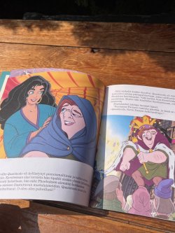 画像10: DISNEY "NOTRE DAMEN KELLONSOITTAJA" 1990'S FINNISH READING BOOK ＋ CASSETTE TAPE