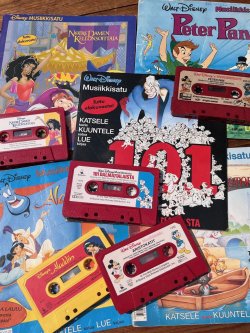 画像16: DISNEY "NOTRE DAMEN KELLONSOITTAJA" 1990'S FINNISH READING BOOK ＋ CASSETTE TAPE