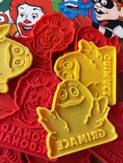 画像3: McDONALD'S "GRIMACE" RED 1980'S COOKIE CUTTER  