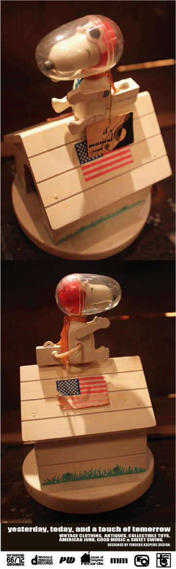 SNOOPY ASTRONAUT 1969 MUSIC BOX - COME TOGETHER