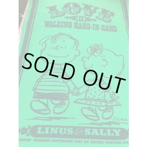 画像: LINUS & SALLY VINTAGE "LOVE IS WALKING HAND-IN-HAND" FELT BANNER 