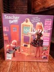 画像10: BARBIE ”TEACHER＋2 STUDENTS" 1995'S D.STOCK DOLL