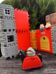 画像10: LITTLE TIKES CASTLE＋1 KING ＋ 1 QUEEN ＋　1 KNIGHT ＋ 1 HORSE SET