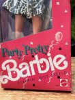 画像2: BARBIE " PARTY PRETTY👗STEPPIN' OUT SIZZLE'' 1990'S D.STOCK DOLL