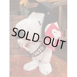 画像: PEANUTS "CLASS OF 2020🎓GRAD” WALKING DOLL 