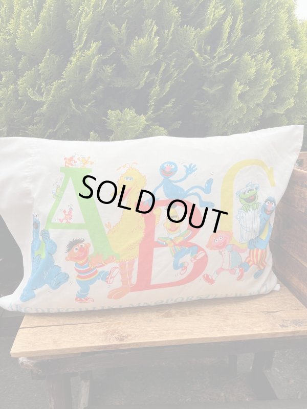画像2: SESAME STREET "ABC" VINTAGE PILLOW CASE