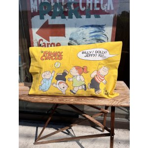 画像: THE FAMILY CIRCUS ”MADE IN USA" VINTAGE PILLOW CASE