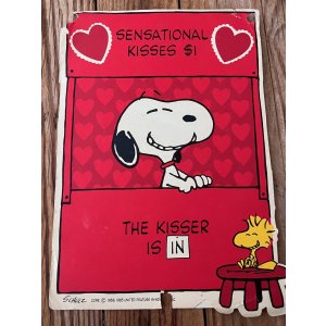 画像: PEANUTS ”KISS SNOOPY" STORE DISPLAY