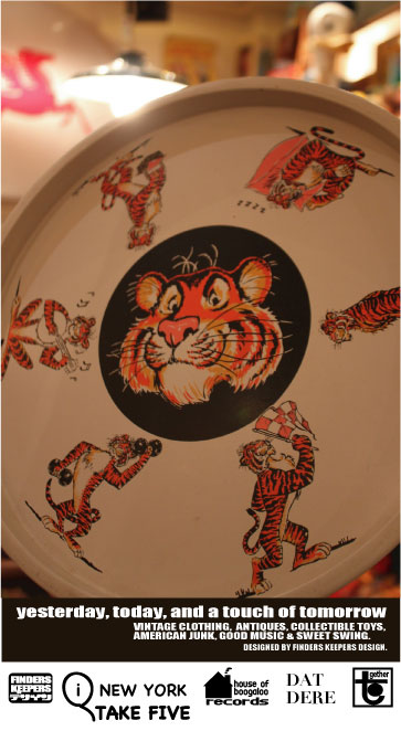 画像: ESSO TIGER METAL ROUND SERVING TRAY