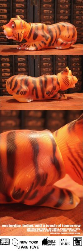 画像: ESSO TIGER 1960'S CANADIAN BOBBIN'HEAD FIGURE