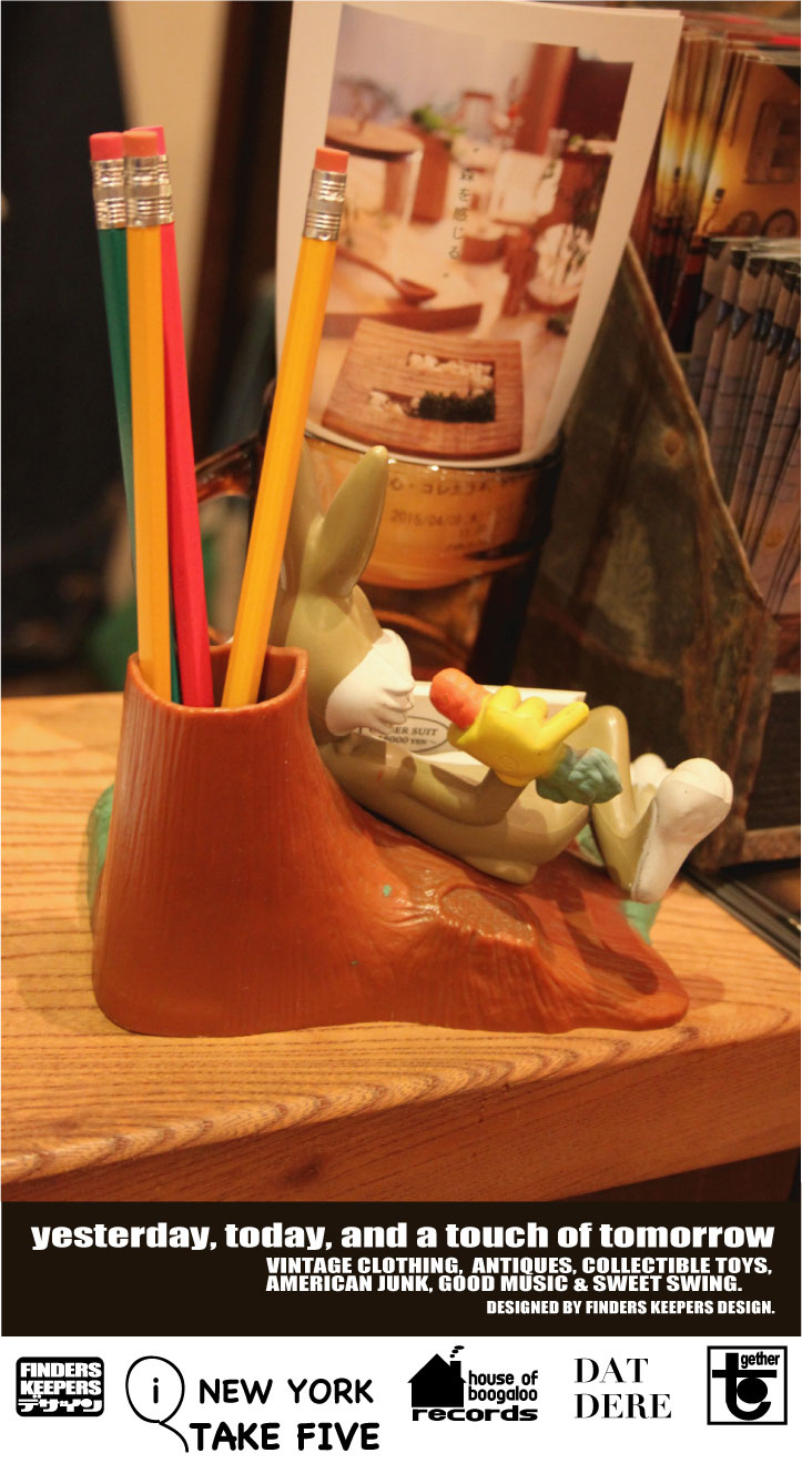 画像: Bugs Bunny 1975 DESKTOP CARD STAND & PEN HOLDER