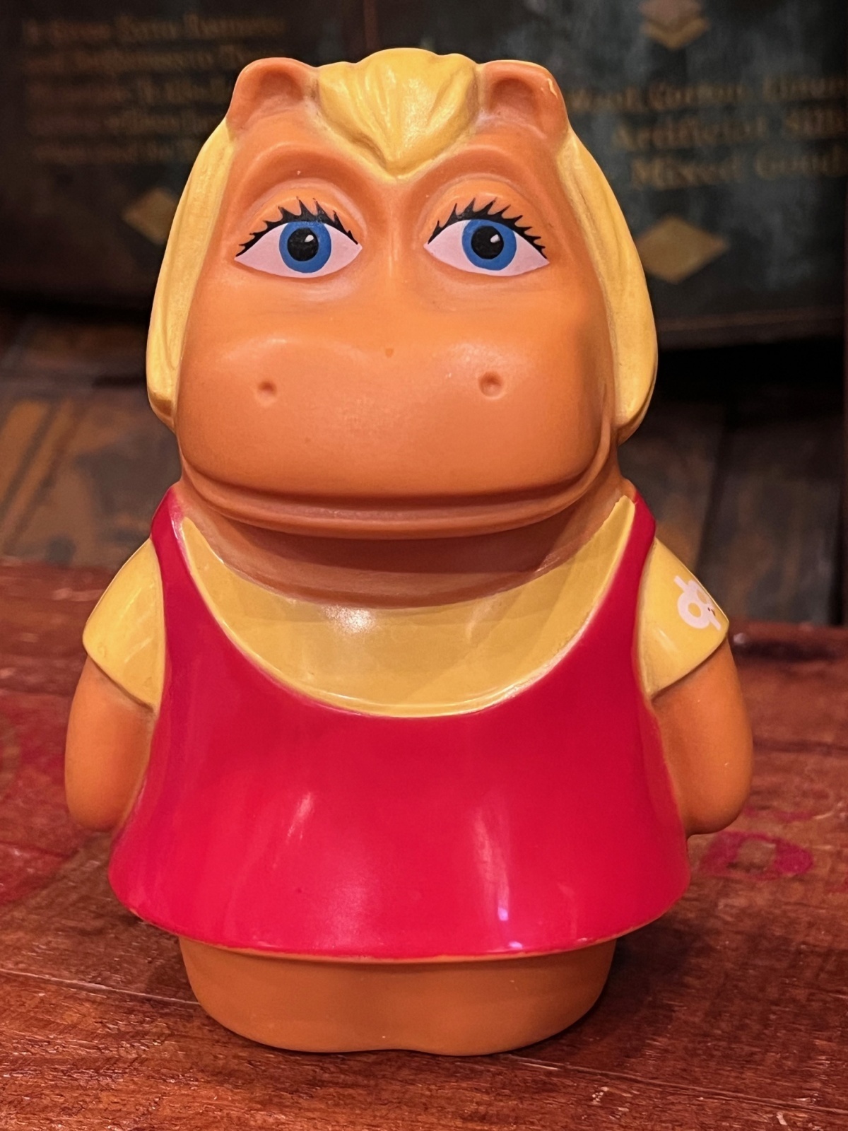 画像1: OSUUSPANKKI "HANNA HIPPO" 1970-80'S BANK FIGURE