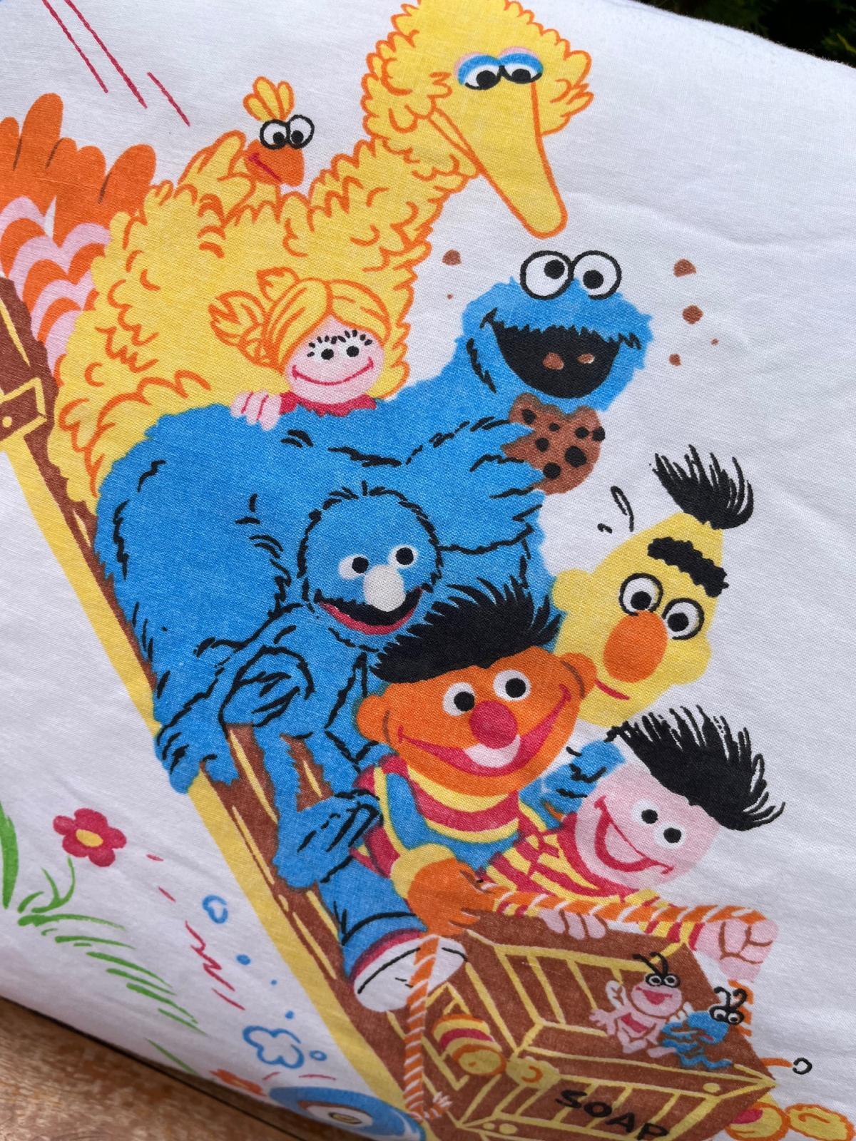 画像1: SESAME STREET "ROLLER COASTER" VINTAGE PILLOW CASE