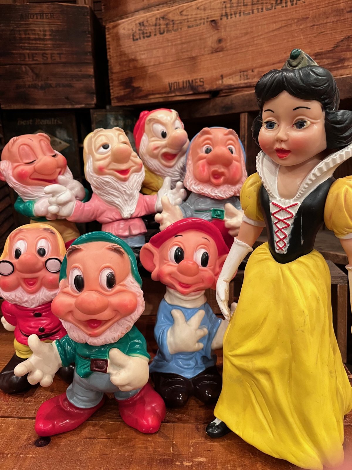 画像1: SNOW WHITE ＋ SEVEN DWARFS "MADE IN ITALY" 1960'S LEDRAPLASTIC FIGURE SET